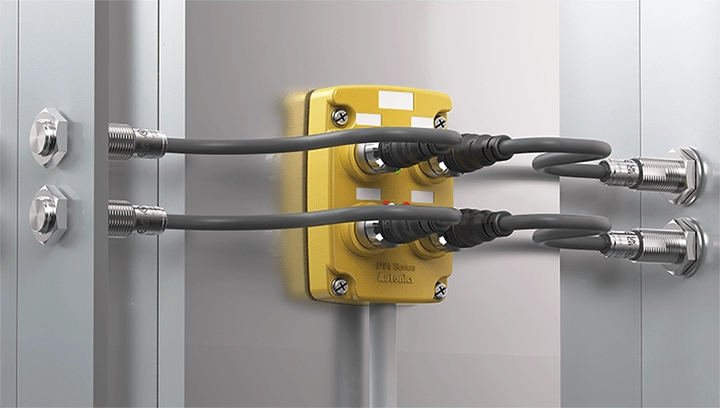 使用 M12 连接器的传感器电源和信号连接示例