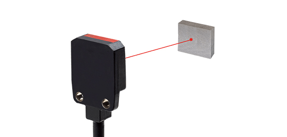 带有红色光点显示的光电传感器,可在安装时精确定位检测位置